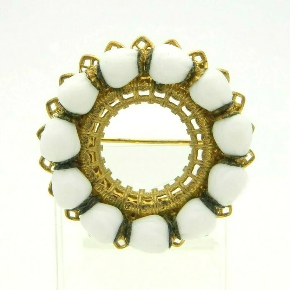MIRIAM HASKELL White Milk Glass Wreath Gold Tone - Picture 1 of 4